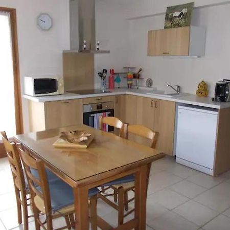 Appartement T2 Bas De Villa Avec Jardinet Au Calme Proche Mer La Seyne-sur-Mer Exterior photo